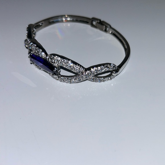 (3 for $15) Crystal Cuff Bracelet 💎🔮 - Picture 2 of 8